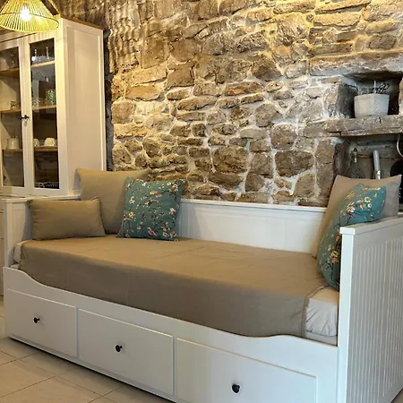 Holiday home Cozy In Donje Selo With Kitchen