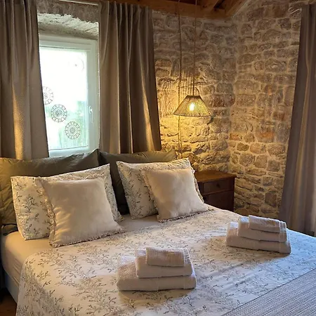 Holiday home Cozy In Donje Selo With Kitchen *