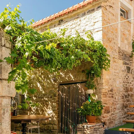 Holiday home Cozy In Donje Selo With Kitchen